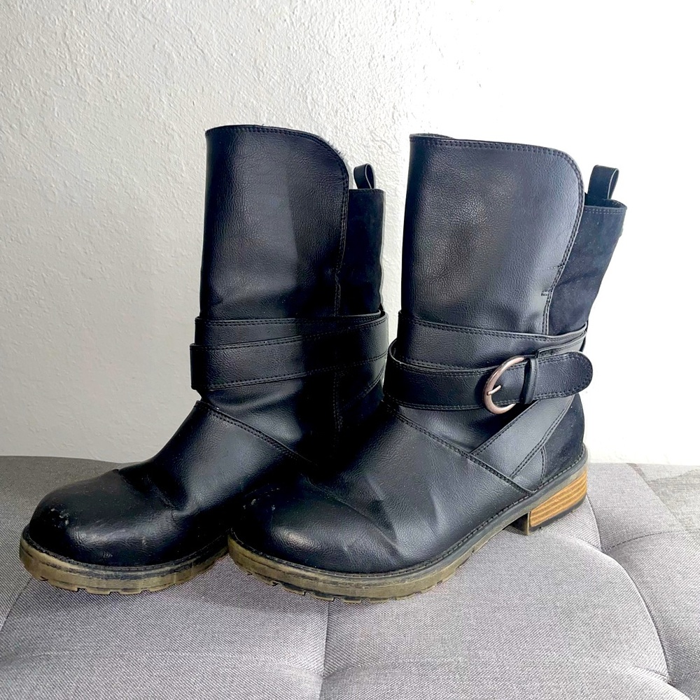 Roxy’s Women’s Bancroft Boot with faux fur lined in black- size 10